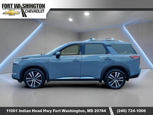 Used 2024 Nissan Pathfinder Platinum AWD/4WD image 6