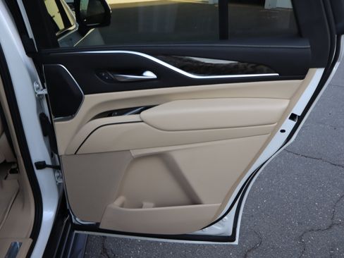 Used 2023 Cadillac Escalade Premium Luxury w/ Performance Package AWD/4WD image 39