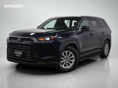 Used 2024 Toyota Grand Highlander XLE image 1