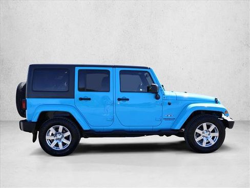 Used 2017 Jeep Wrangler Unlimited Sahara w/ Connectivity Group AWD/4WD image 4