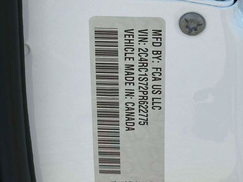 Used 2023 Chrysler Pacifica Limited w/ Uconnect Theater Family Group FWD image 17