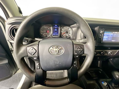 Used 2018 Toyota Tacoma SR image 17
