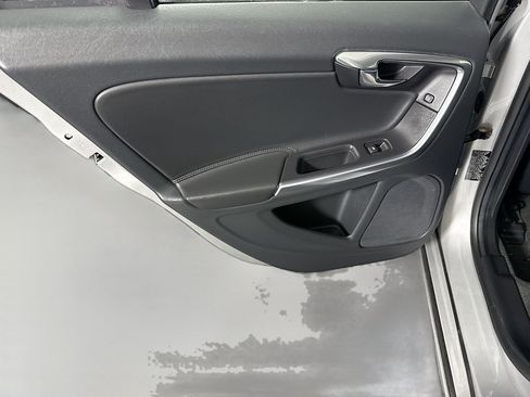 Used 2016 Volvo V60 T5 Platinum w/ Climate Package FWD image 26