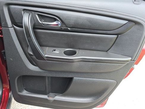 Used 2017 Chevrolet Traverse LT image 36