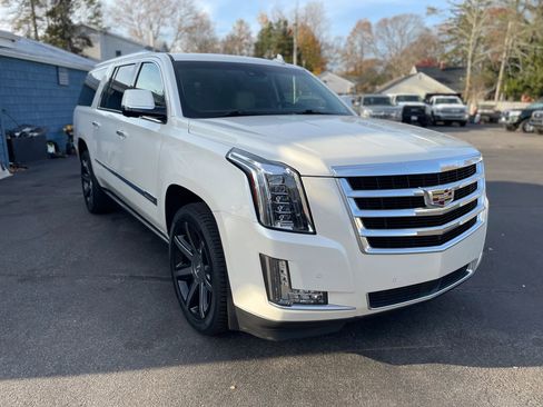 Used 2015 Cadillac Escalade ESV Premium image 6