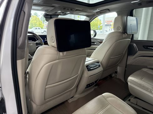 Used 2021 Cadillac Escalade Premium Luxury Platinum image 21