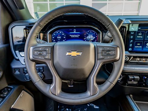 Used 2024 Chevrolet Silverado 3500 High Country w/ Technology Package image 18