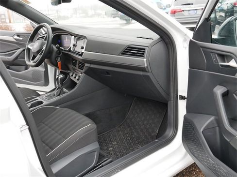 Certified 2024 Volkswagen Jetta Sport image 20