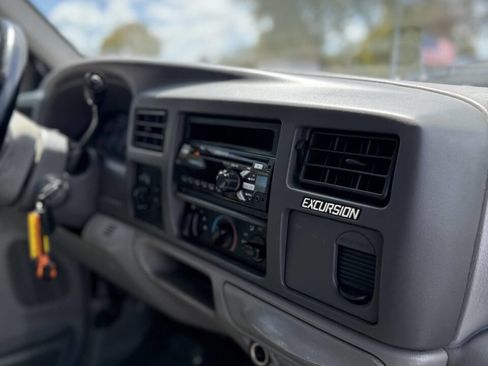 Used 2001 Ford Excursion XLT image 20