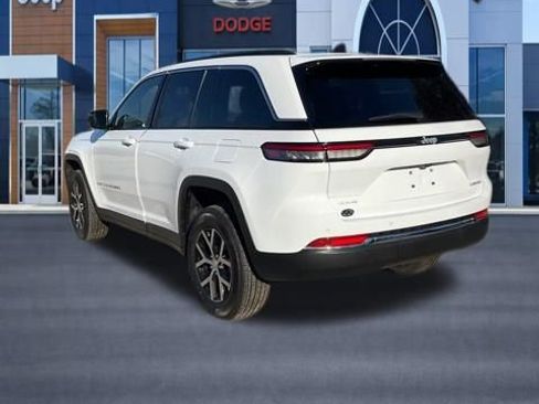 Used 2025 Jeep Grand Cherokee Limited image 4