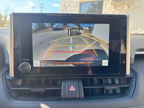 Used 2025 Toyota RAV4 XLE image 14