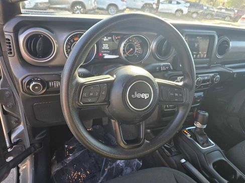 Used 2022 Jeep Wrangler Unlimited Sport image 26