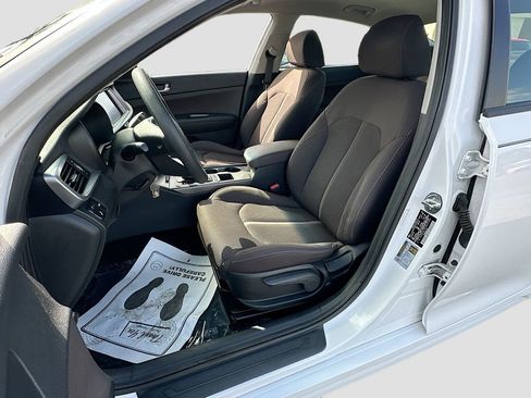 Used 2020 Kia Optima LX image 17