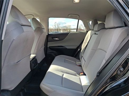 Used 2021 Toyota Venza LE image 11