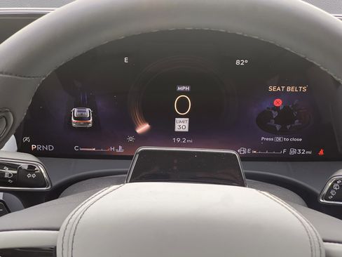 Used 2026 Lincoln Aviator 2WD image 14