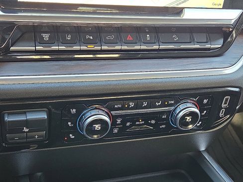 Used 2025 GMC Sierra 2500 SLT w/ SLT Premium Package image 19