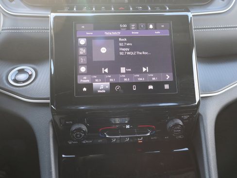 Used 2025 Jeep Grand Cherokee Laredo image 17