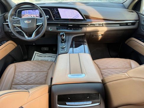 Used 2023 Cadillac Escalade Premium Luxury image 14