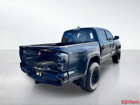 Used 2020 Toyota Tacoma TRD Off-Road w/ TRD Premium Off Road Package AWD/4WD image 4