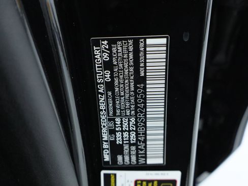 Used 2025 Mercedes-Benz C 300 4MATIC Sedan image 28