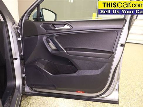 Used 2020 Volkswagen Tiguan SE FWD image 36
