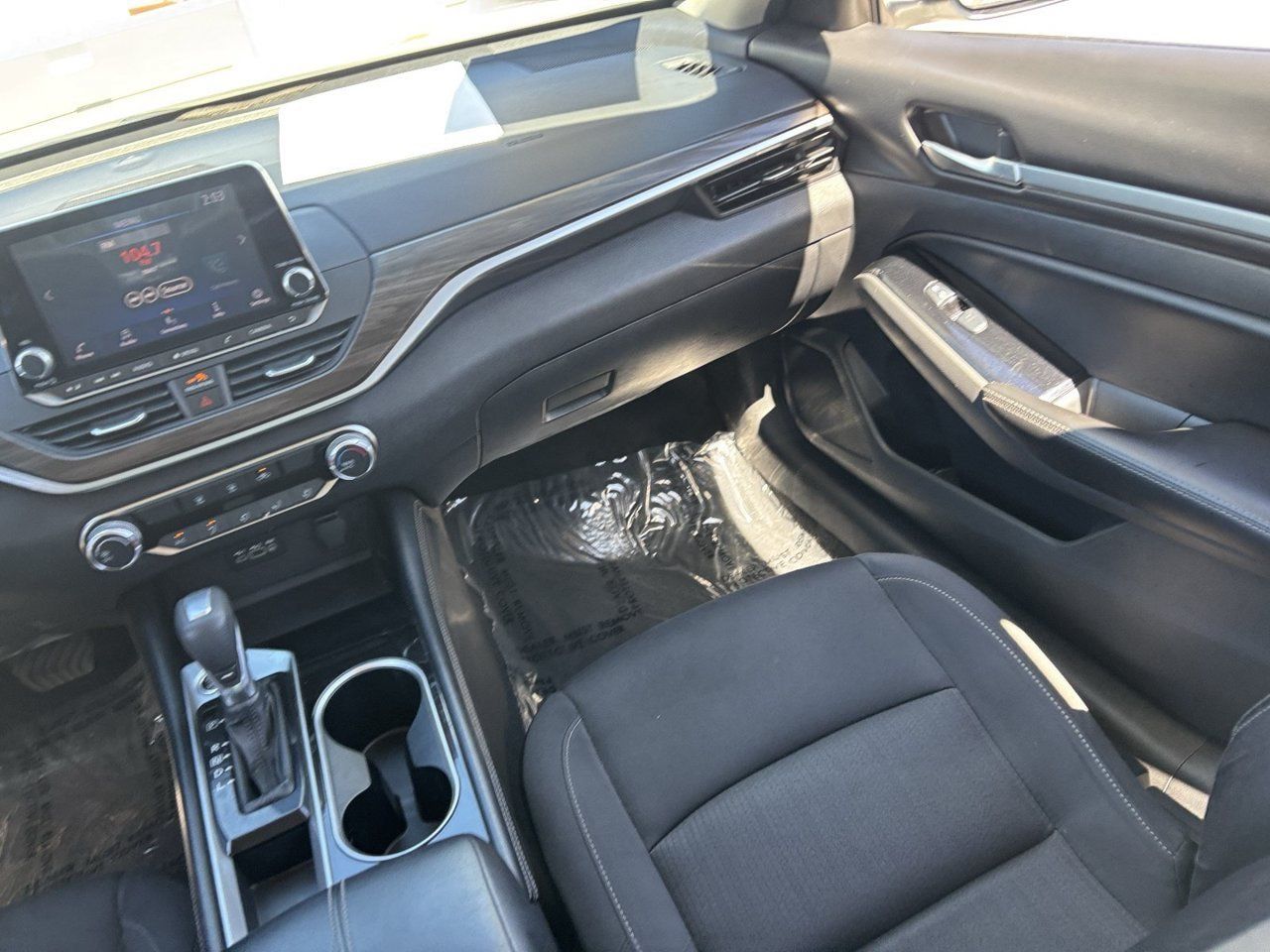 Used 2023 Nissan Altima 2.5 SV FWD image 14