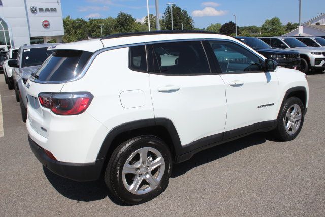 Used 2024 Jeep Compass Latitude AWD/4WD image 27