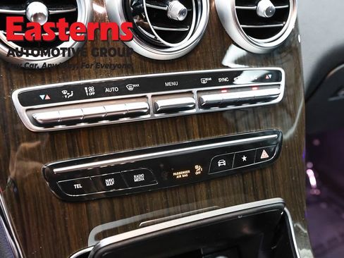 Used 2021 Mercedes-Benz GLC 300 4MATIC w/ Multimedia Package image 19