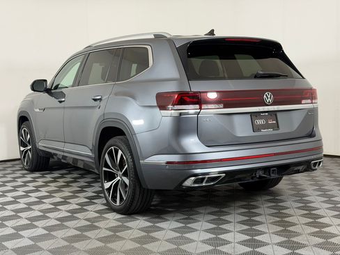 Used 2024 Volkswagen Atlas SEL Premium R-Line AWD/4WD image 3