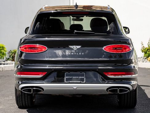 Used 2023 Bentley Bentayga Extended Wheelbase AWD/4WD image 13