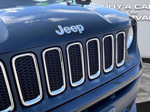 Used 2018 Jeep Renegade Latitude w/ Cold Weather Group AWD/4WD image 25