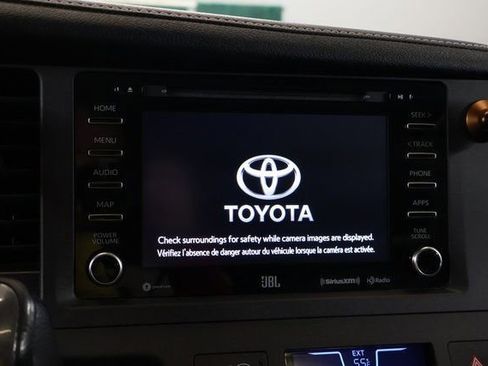 Used 2019 Toyota Sienna SE image 20