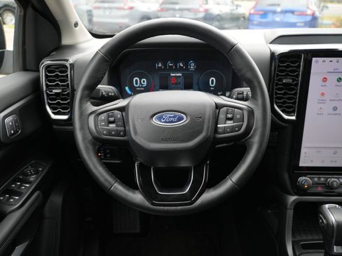 Used 2025 Ford Ranger Lariat w/ Black Appearance Package AWD/4WD image 21