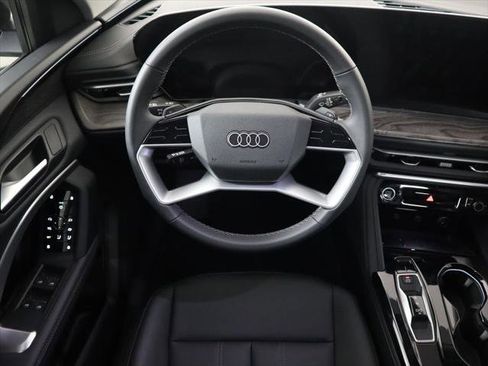 Used 2025 Audi Q5 Premium w/ Convenience Package AWD/4WD image 10