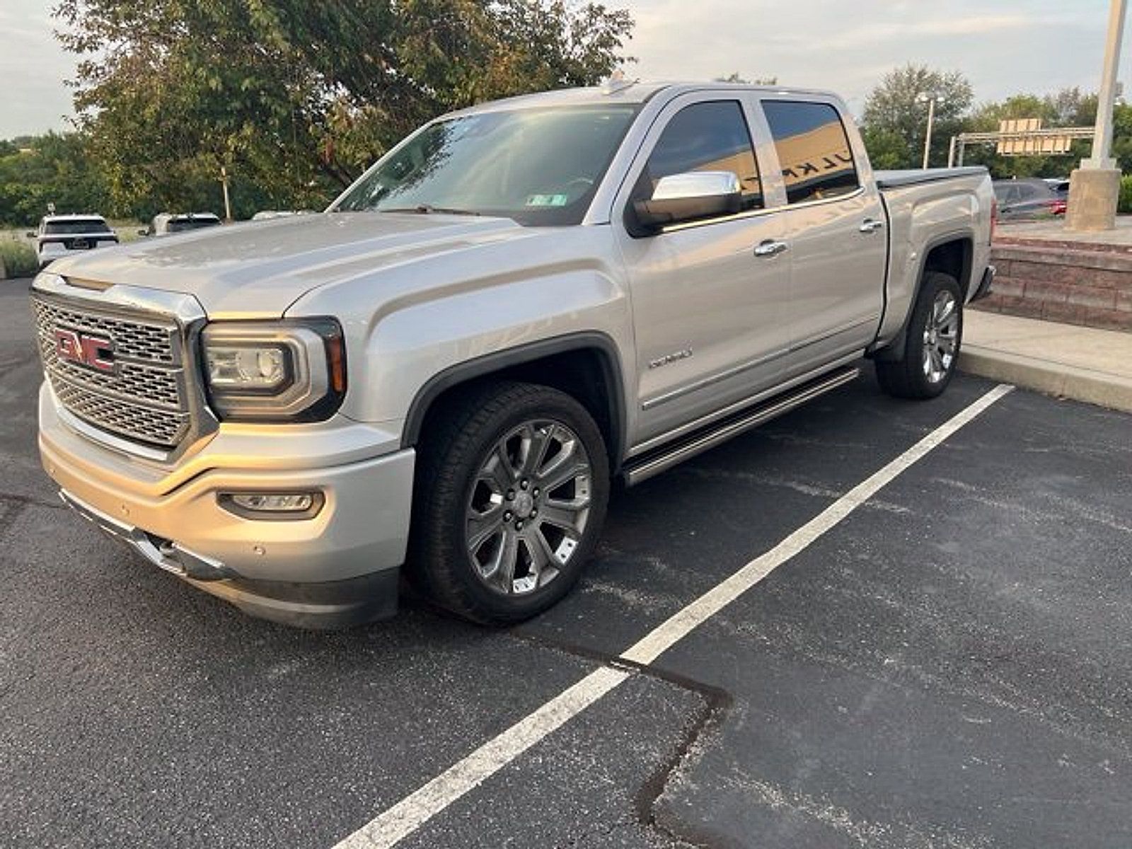 Used 2018 GMC Sierra 1500 Denali w/ Denali Ultimate Package AWD/4WD image 10