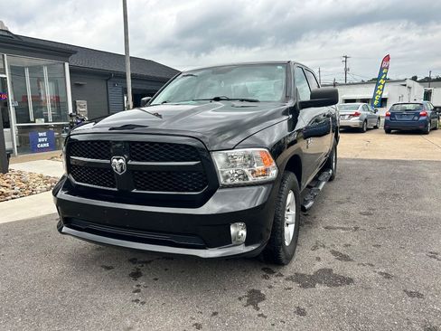 Used 2017 RAM 1500 Express AWD/4WD image 1