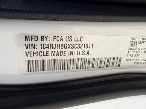 Certified 2025 Jeep Grand Cherokee Limited image 36