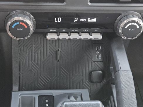 Used 2024 Toyota Tacoma TRD Off-Road AWD/4WD image 17