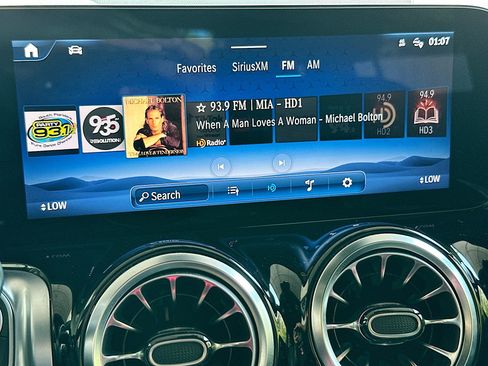 Used 2024 Mercedes-Benz GLB 250 image 15