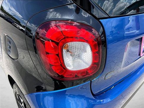 Used 2018 smart fortwo electric drive w/ Sport Package RWD image 27