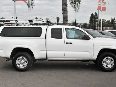 Used 2021 Toyota Tacoma SR RWD image 9