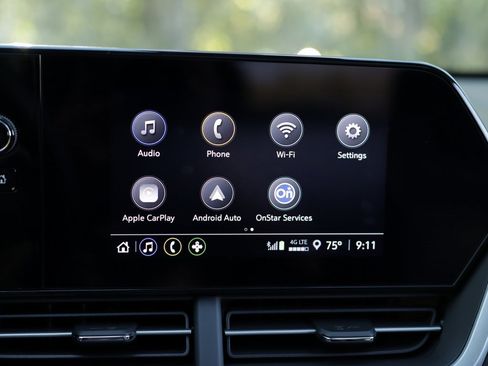 New 2025 Chevrolet Trax RS w/ Sunroof Package image 13