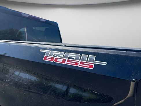 Used 2019 Chevrolet Silverado 1500 Custom Trail Boss w/ Custom Convenience Package AWD/4WD image 13