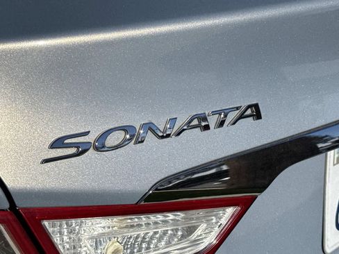 Used 2011 Hyundai Sonata SE w/ Navigation & Sunroof Pkg 4 image 4