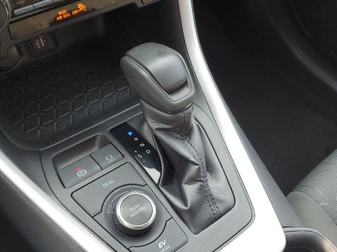 Certified 2024 Toyota RAV4 XLE AWD/4WD image 29