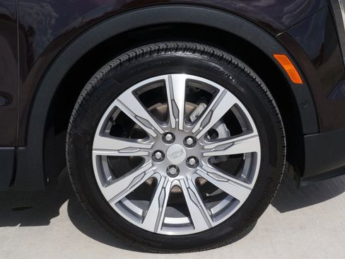 Used 2020 Cadillac XT4 Premium Luxury w/ Technology Package FWD image 18
