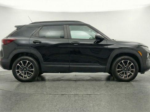 Used 2025 Chevrolet TrailBlazer LT image 11