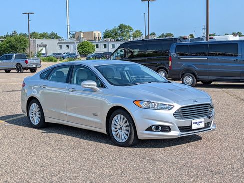 Used 2014 Ford Fusion Energi Titanium FWD image 9
