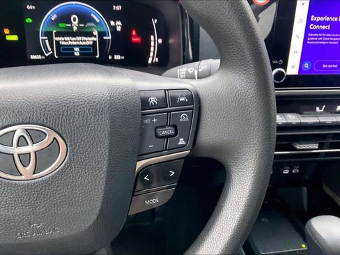Used 2025 Toyota Camry LE FWD image 24