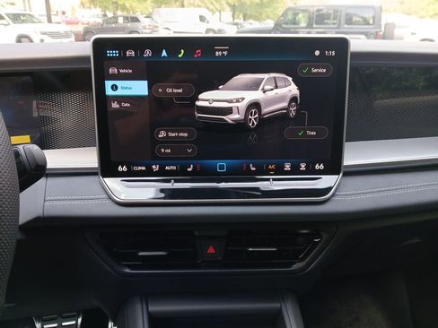 New 2025 Volkswagen Tiguan SE R-Line image 18